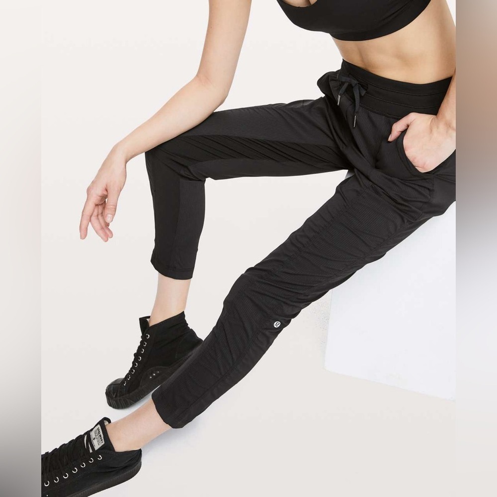 lululemon athletica - Street To Studio Pant II Black - Water-repellent - Size 2